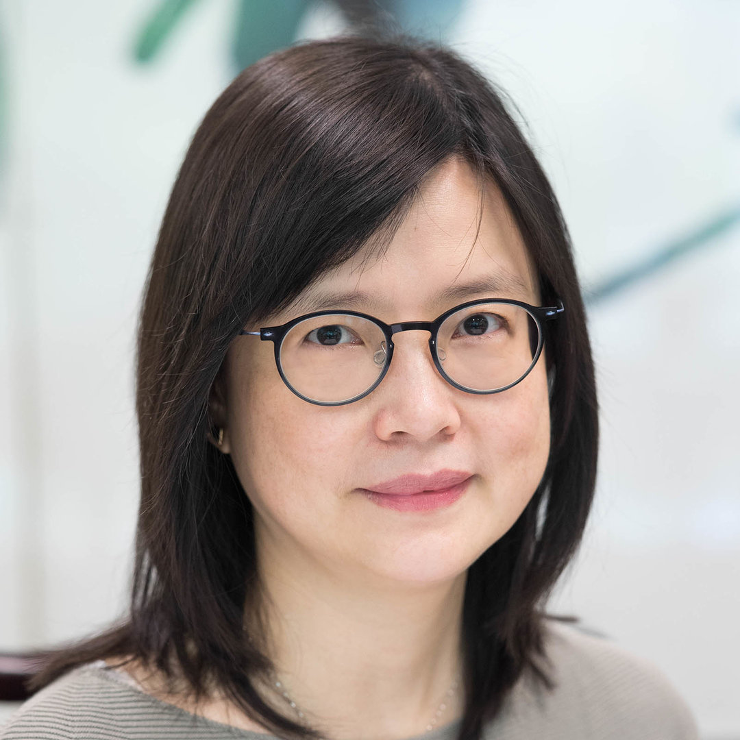 Dr. CHEUNG, Sharon W K (張為群博士)